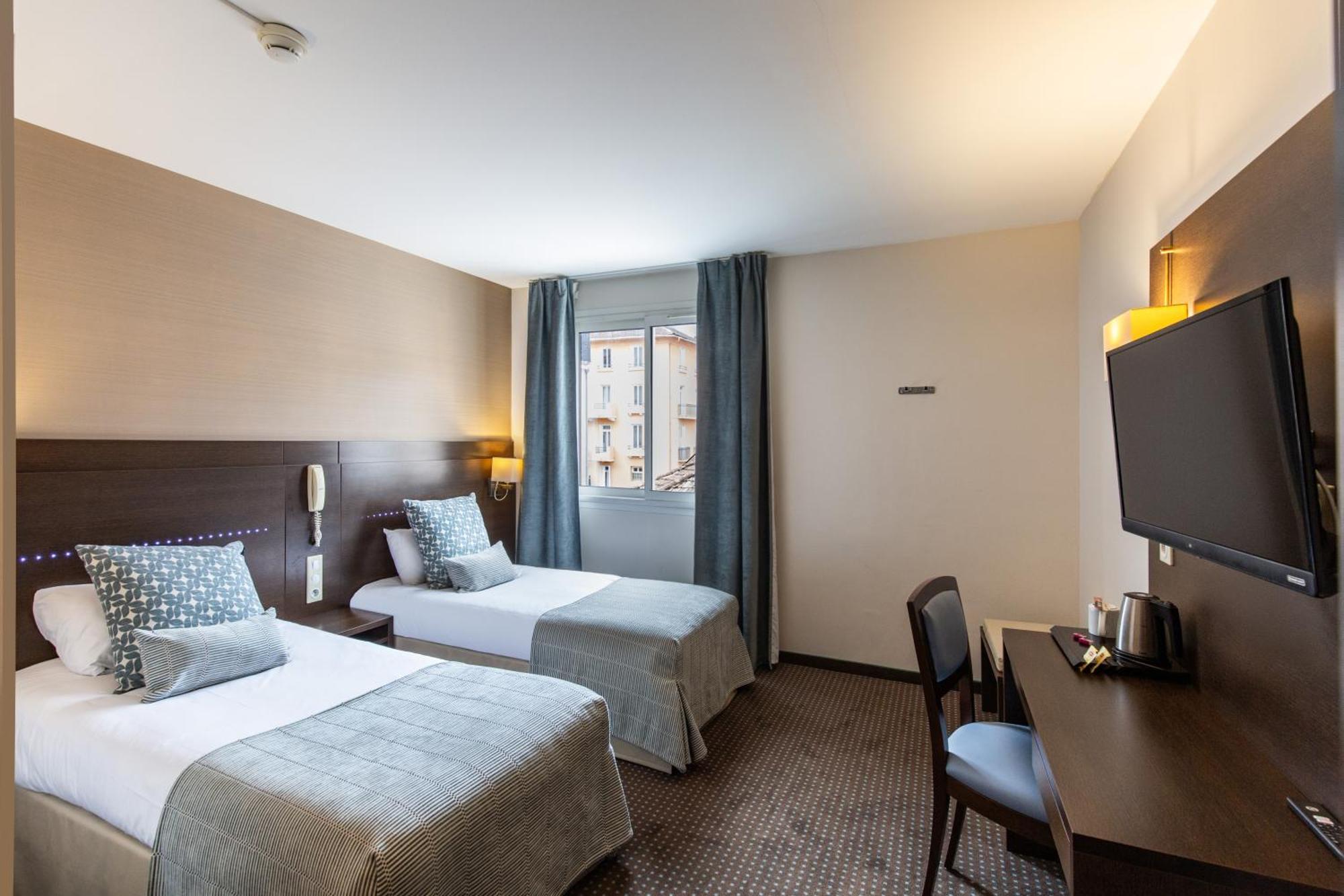 Hôtel Helgon - Lourdes Pyrénées Esterno foto